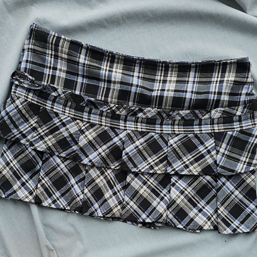 BCBG Black and Blue Ruffled Skater Mini Skirt - Picture 1 of 3